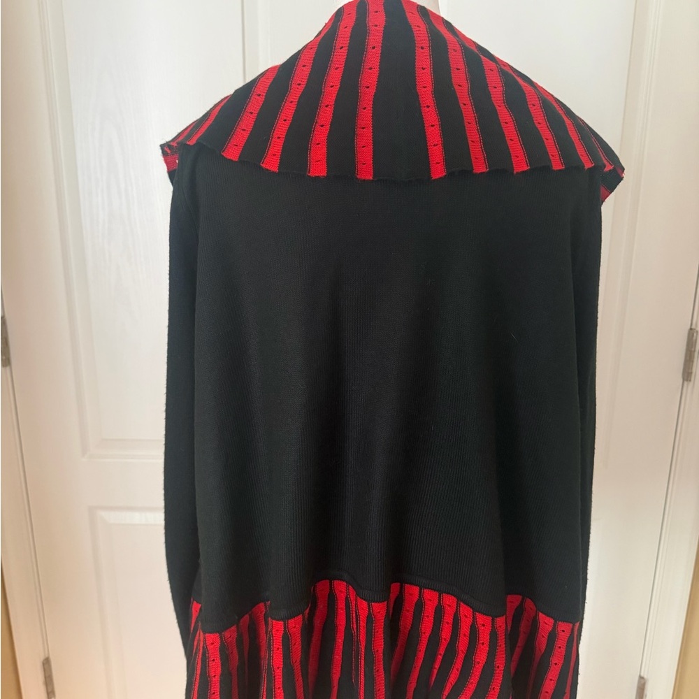 Chic Black and Red Striped Women's Cardigan - Picture 5 of 8